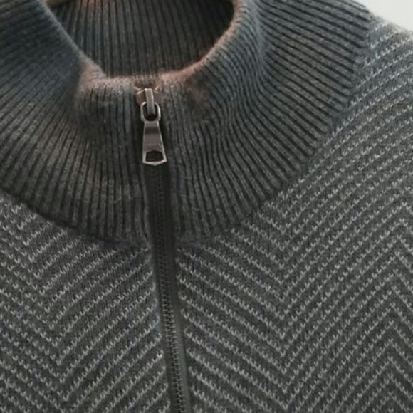 Like New Banana Republic Gray/White XL Cotton & Rayon Blend Full Zip Sweater - Picture 4 of 14